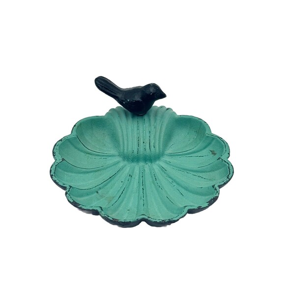 Cast Iron Scalloped Shell with Perched Bird Soap Holder Jewelry Change Keys Tray - Picture 1 of 9